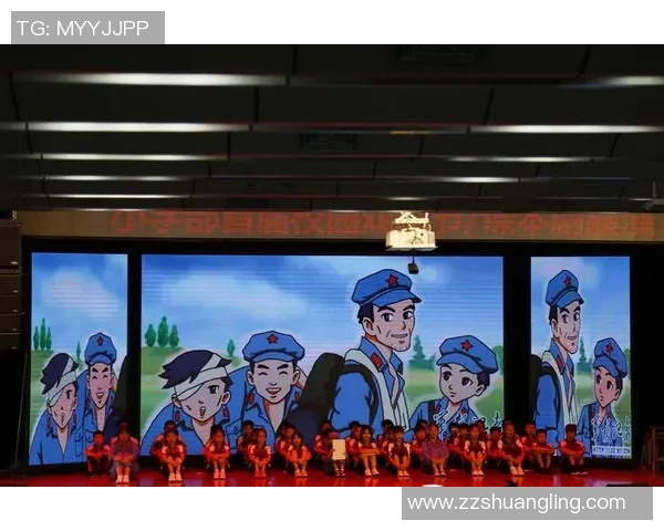 快乐踢球梦想起航小学足球海报展现青春活力与团队精神